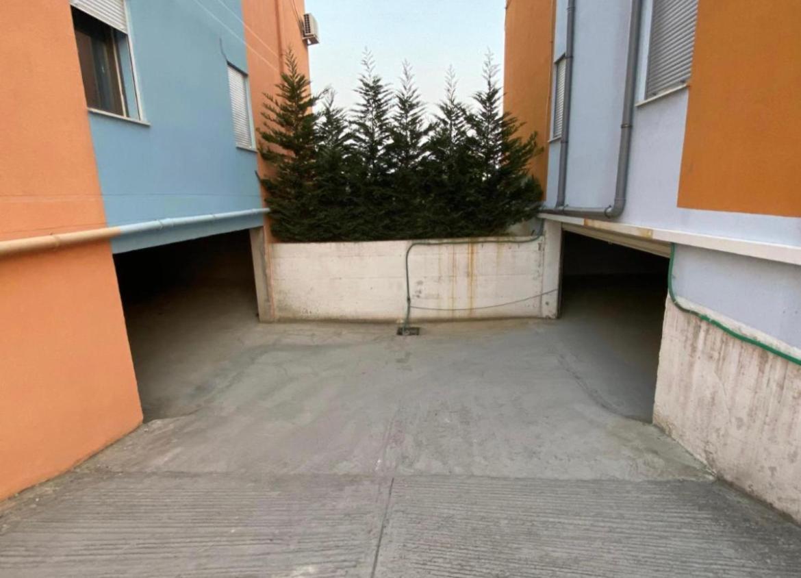Emma'S Apartments Tirana Exteriör bild